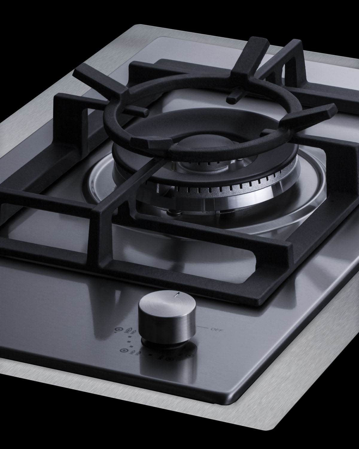 1-burner gas cooktop made in Italy with a sealed dual-burner, cast iron grate, 304 grade stainless steel surface, and stainless steel trim kit to cover 15